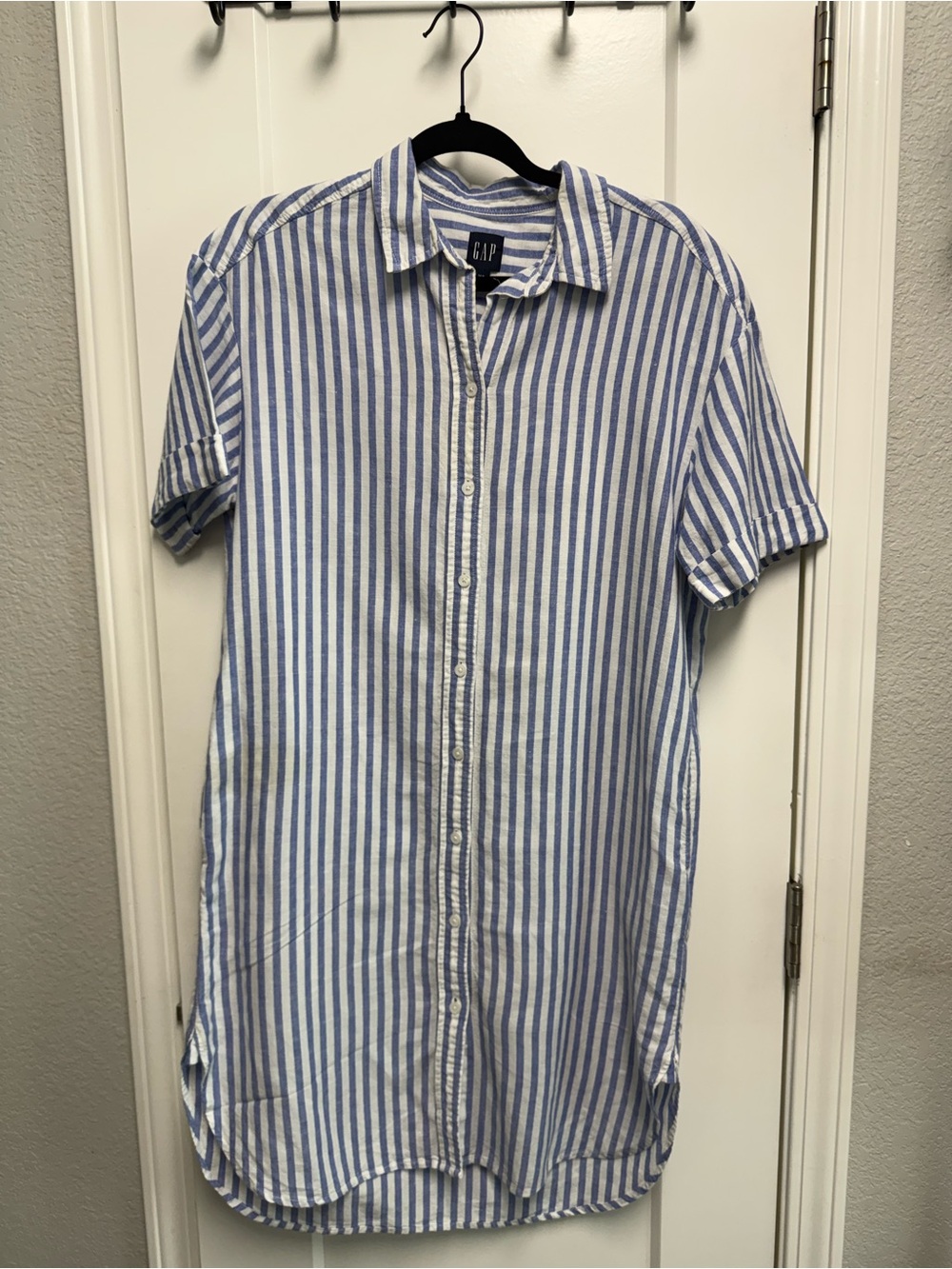 GAP Blue and White Striped Short-Sleeve Button-Up dress